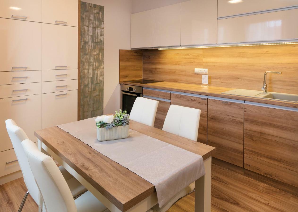 Foter Rezidencia 3 Apartment Дьор Екстериор снимка