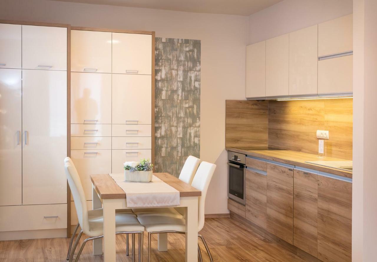 Foter Rezidencia 3 Apartment Дьор Екстериор снимка